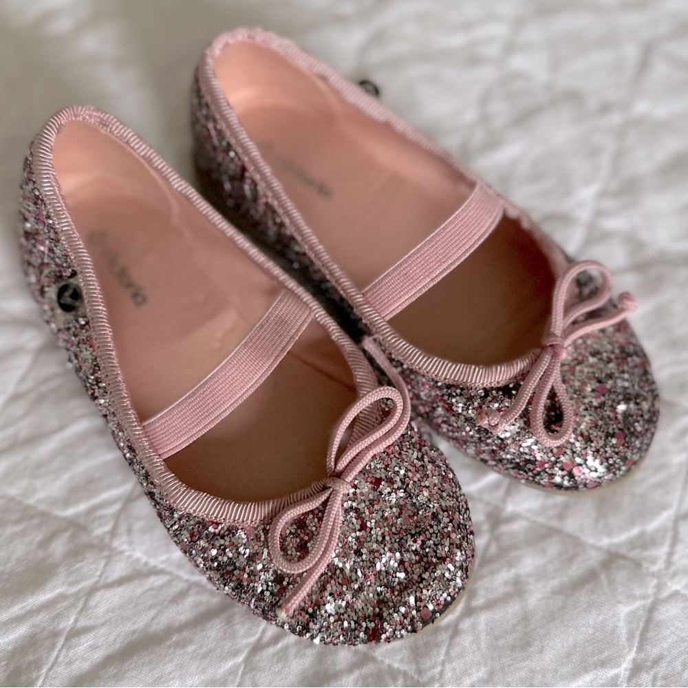 Size 26 Girls Pink sequin ballet flats with elastic and bow /dress shoes